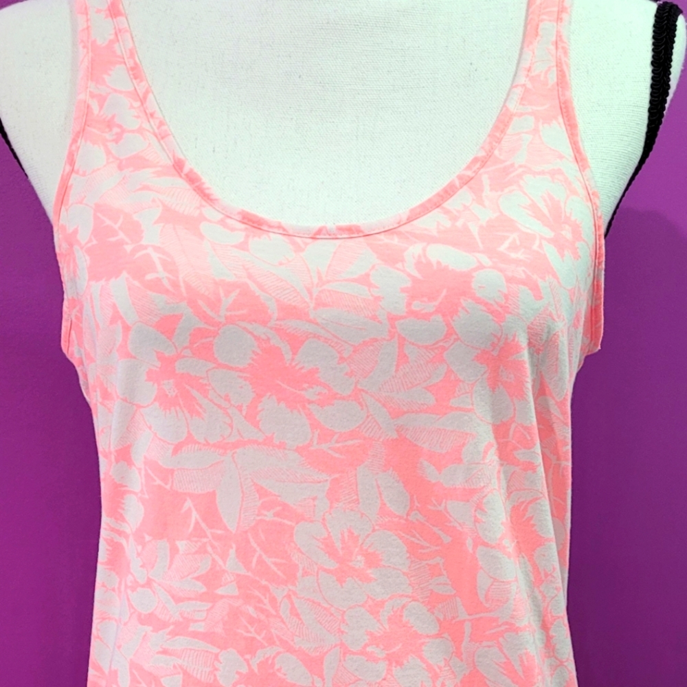 Pink vs tank top